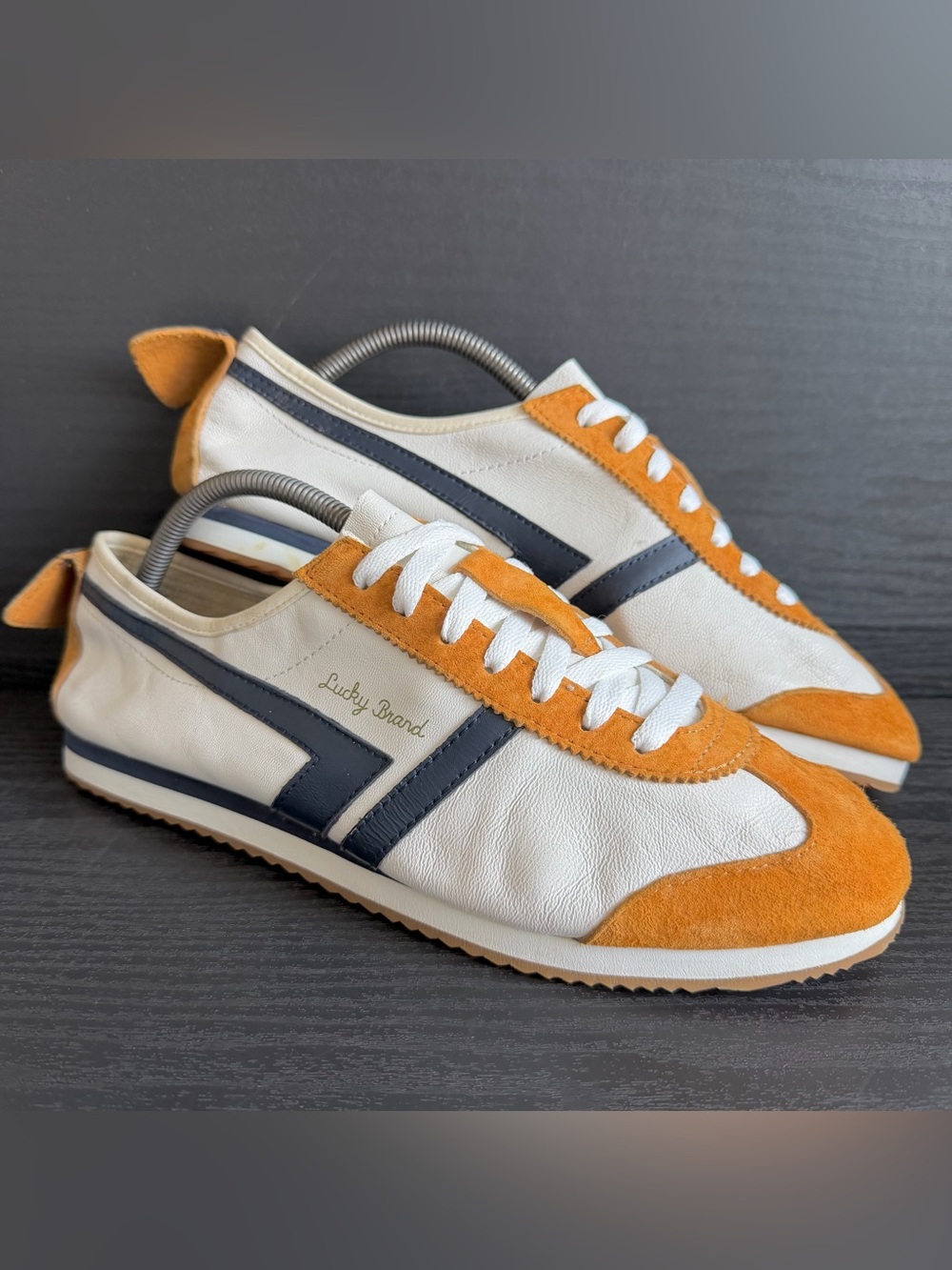 Vintage Lucky Brand Retro Racer Running Shoe Sneaker Sz 9.5 Tan Suede Minimalist